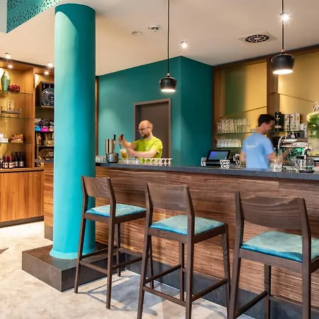 Ξενοδοχείο H+