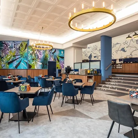 H+ Otel