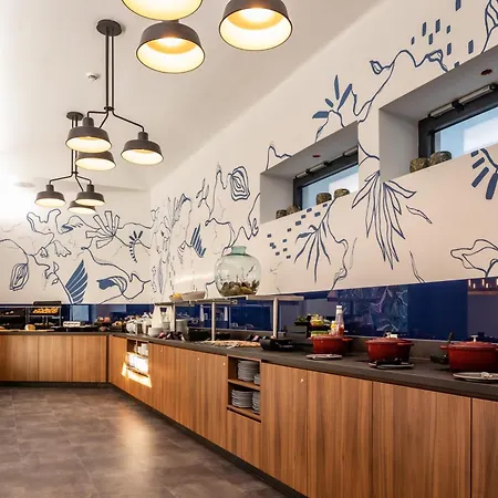 H+ Ξενοδοχείο 4*