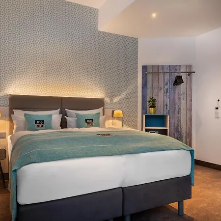 H+ Otel