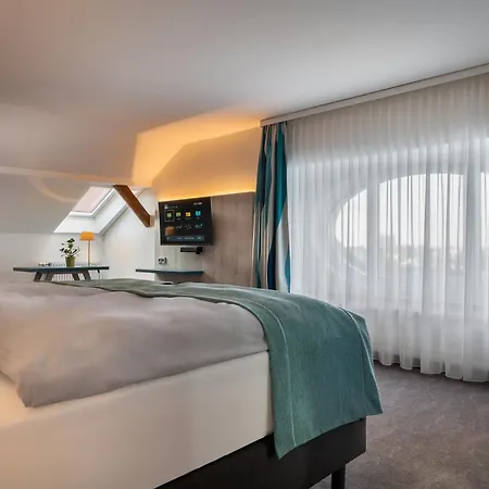 H+ Otel 4*