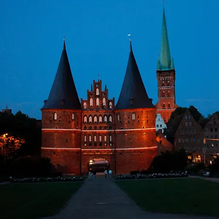 H+ Ξενοδοχείο 4*