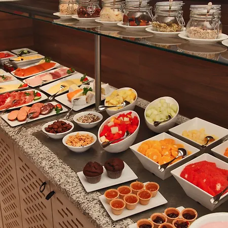 H+ Hotel 4*